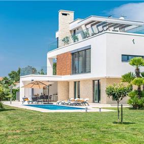 4 bedroom villa with pool near Pula, sleeps 8